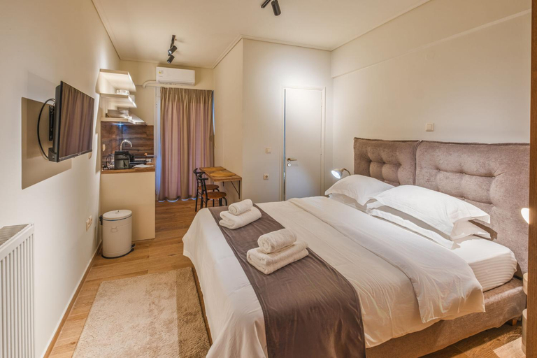 Bedroom 1, Villy's Comfort Zone Apartments, Peloponnese