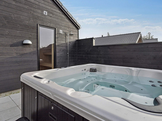 Bathroom 5, 5 Star Holiday Home in Romo, Tønder