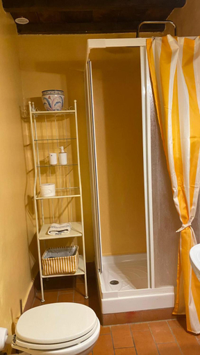 Bathroom 2, Luiano Winery Houses in Chianti, Florence