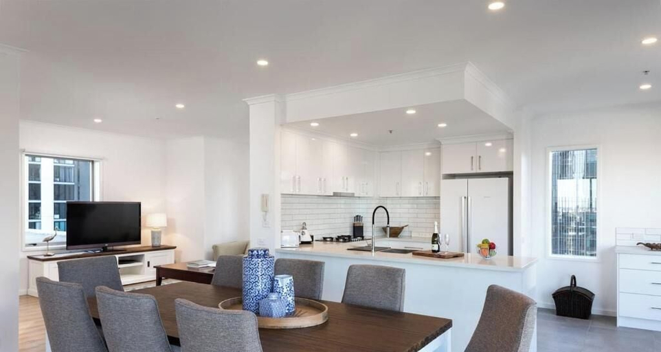 Dining room 5, Exclusive Stays - Boulevard Penthouse, Melbourne