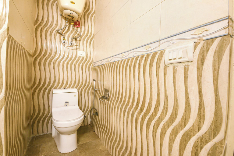 Bathroom 5, Via Gem 92, Delhi
