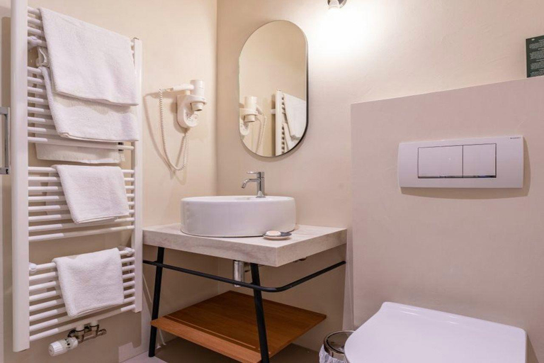 Bathroom 4, Hotel Mrak, Ljubljana
