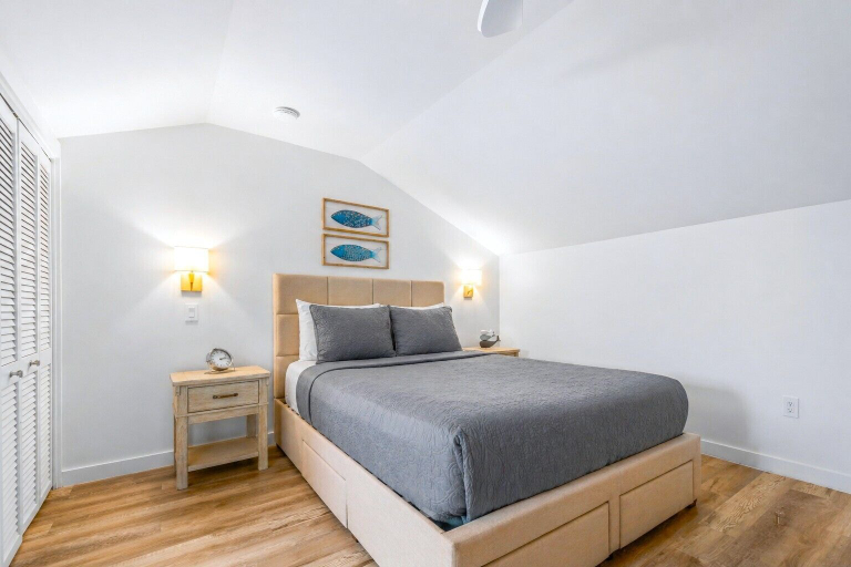 Room 5, Cayman Luxury Rentals at Coral Bay