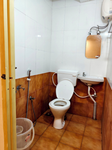 Bathroom, Star Nivas Srirangam, Tiruchirappalli