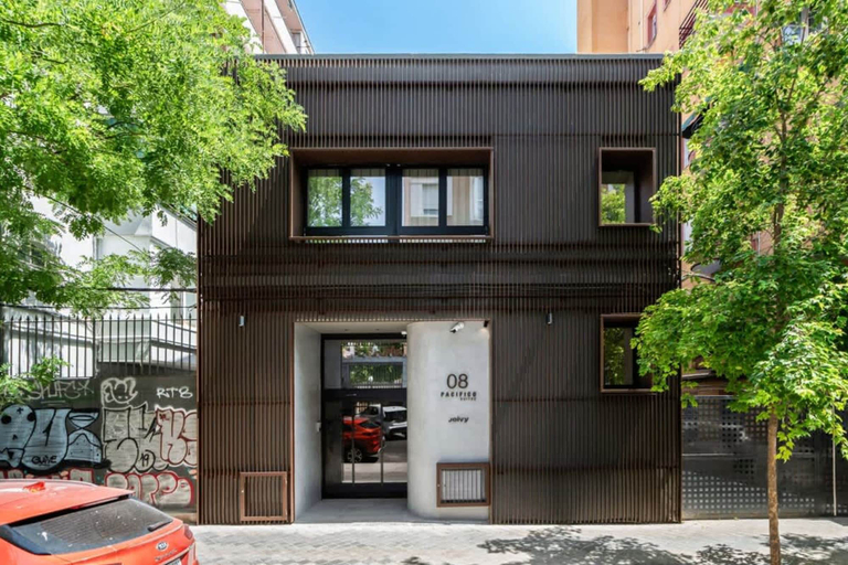 Room 4, Pac Fico Patio Suite Near Retiro, Madrid