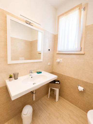 Bathroom 5, Hotel Residence Vallecorsa, Livorno