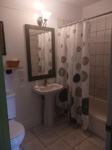 Bathroom, Auberge la maison sous les pins, Charlevoix