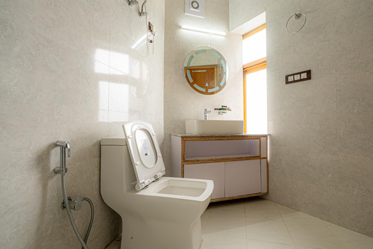 Bathroom 3, The Nangsay Hotel, Leh