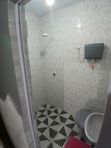 Bathroom 2, Hospedagem e queijaria Peua, Soure