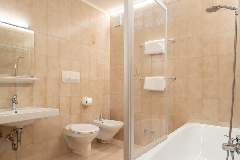 Bathroom 3, Hotel Appartement Inge, Bolzano