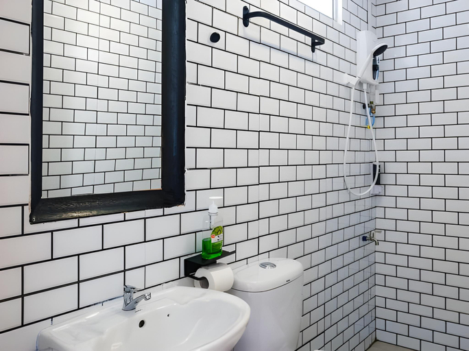 Bathroom 3, The Hill Kinabalu, Ranau