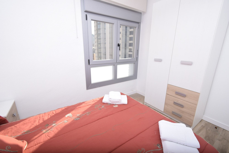 Room 2, Lidersol 14g2 in Benidorm, Alicante