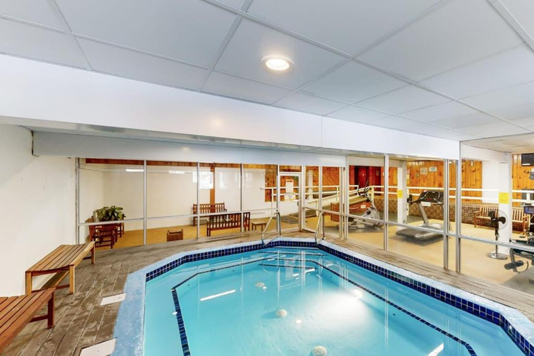Sport & Beauty 2, Four Seasons Retreat, Carroll