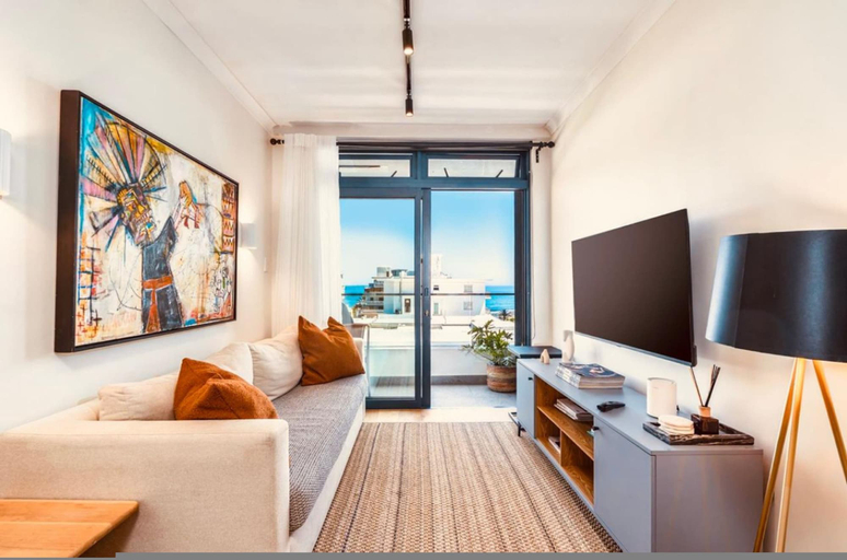 Room 2, Sage Sea Point 1 Bed Ocean View, City of Cape Town