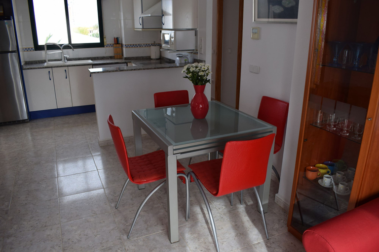 Room 2, At711 in Oliva With 2 Bedrooms and 1 Bathrooms, Valencia