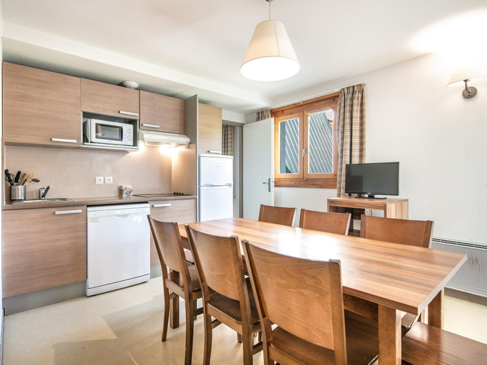 Dining 3, Bright Apartment for 6-persons, Isère
