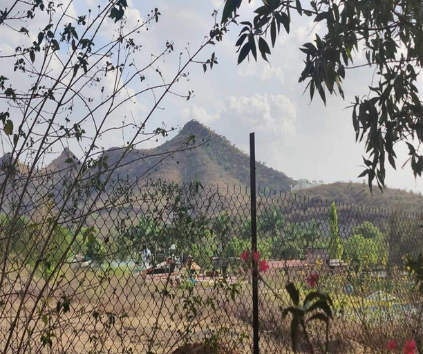 View from property, Premium Poolside Luxury Suite Nature Retreat, Udaipur