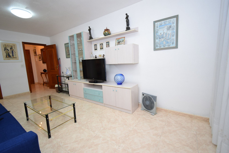 Room 4, Lidersol 11f2 in Benidorm, Alicante