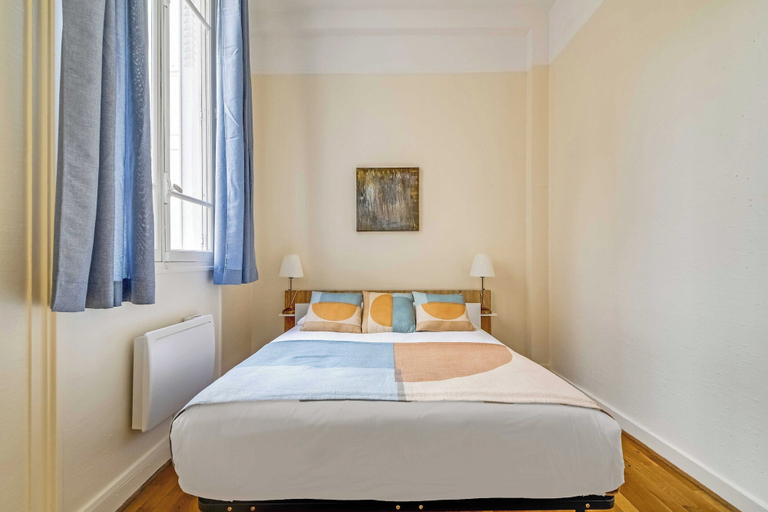 Room 5, 1bdr/2p Apt - Near Monceau et Arc de Triomphe, Paris