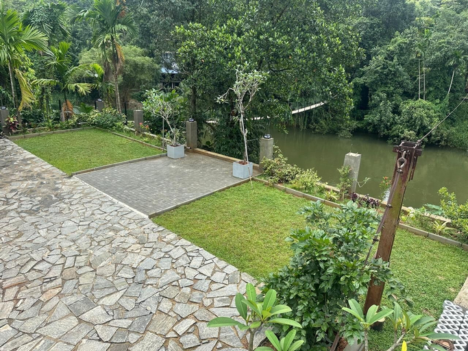 Property grounds 2, Kithulgala Cabana Resort, Yatiyanthota