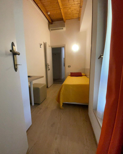 Bedroom 2, Hotel Rabay, Verona
