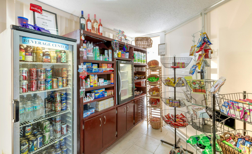 Food & Drinks 5, Hollywood Beach Tower, Broward
