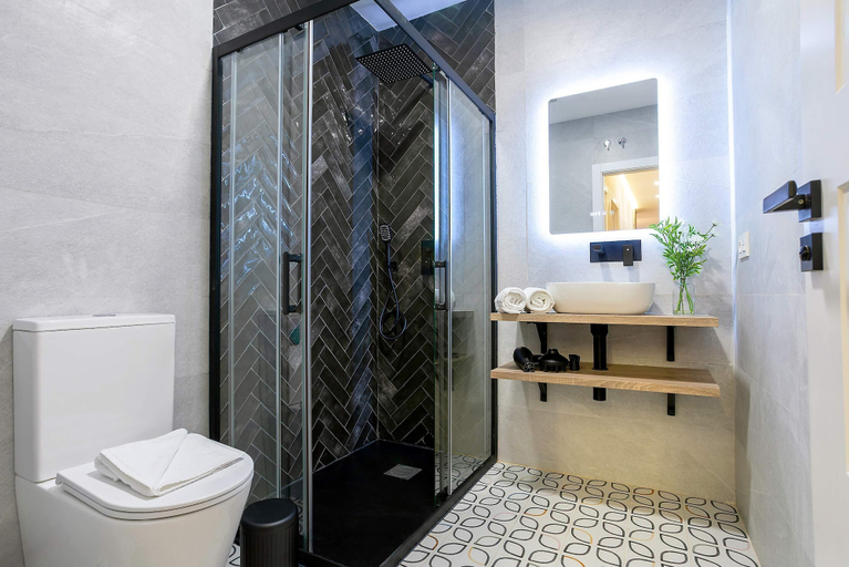 Room 5, Exclusive Penthouse With Private Terrace in Granada Buensuceso IV, Granada