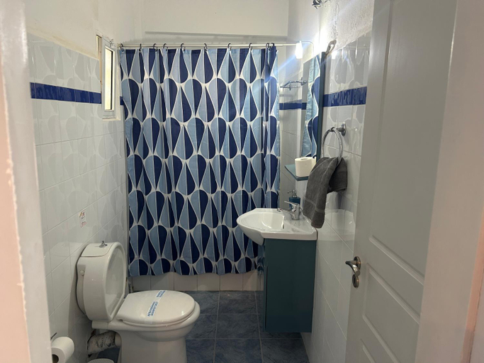 Bathroom, Maistrali Studios, South Aegean