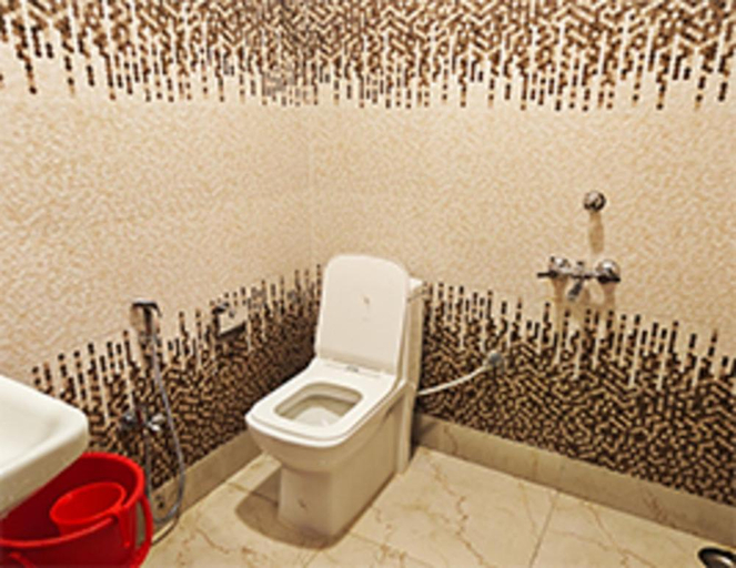 Bathroom 2, HOTEL SHREESH MAYAPUR, Nadia