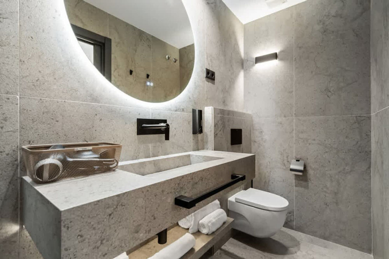 Room 5, Pac Fico Deluxe King Suite Near Retiro, Madrid