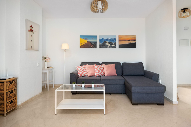Room 2, AS MD 10c3 in Mijas Costa, Málaga
