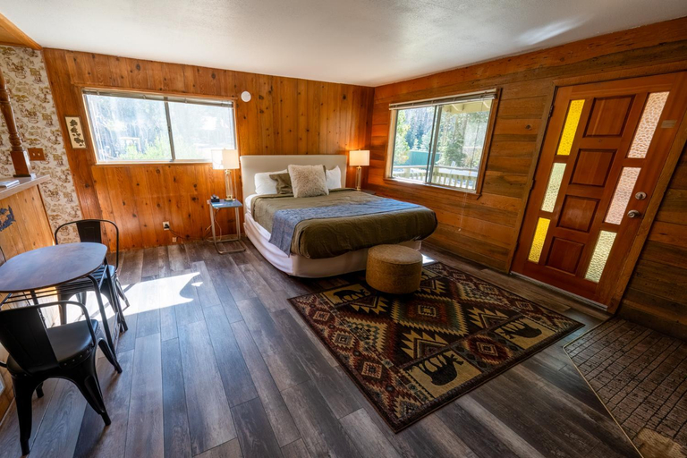 Bedroom 2, The Tamarack Lodge, Fresno