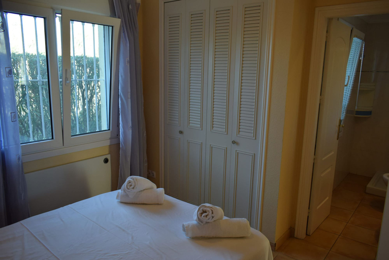 Room 5, Ch1400 in Oliva With 2 Bedrooms and 2 Bathrooms, Valencia