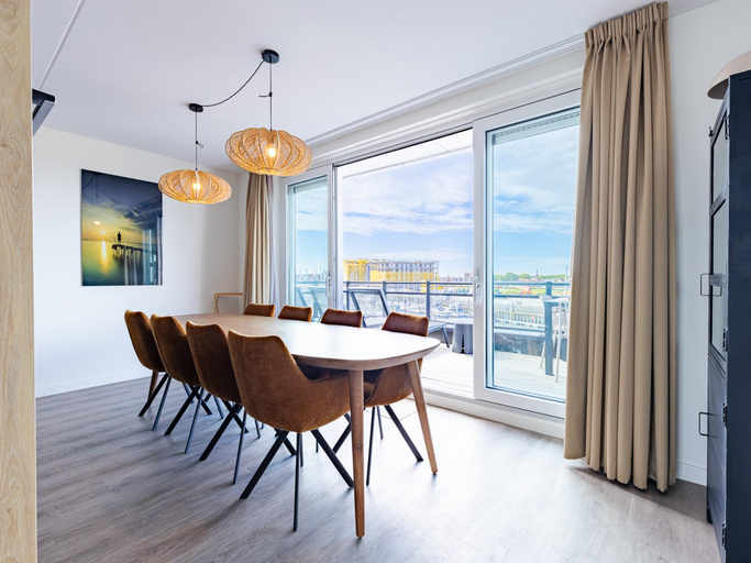 4, House by Lake Sint-Annaland near Marina, Tholen