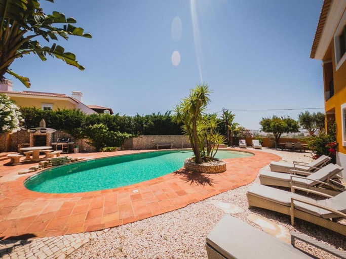 Pool 5, Seaview Studio Apartment Sleeps 3 With Pool, Lagos