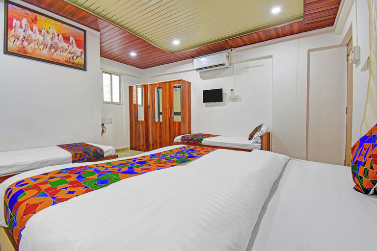 Room 3, Fabhotel Om Sai, Pune