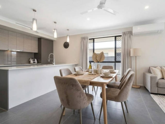 Room 4, Zen Courtyard Garden - Patio - Garage, Durack