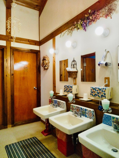 Bathroom 3, Polar Bear 藏王白熊民宿, Yamagata