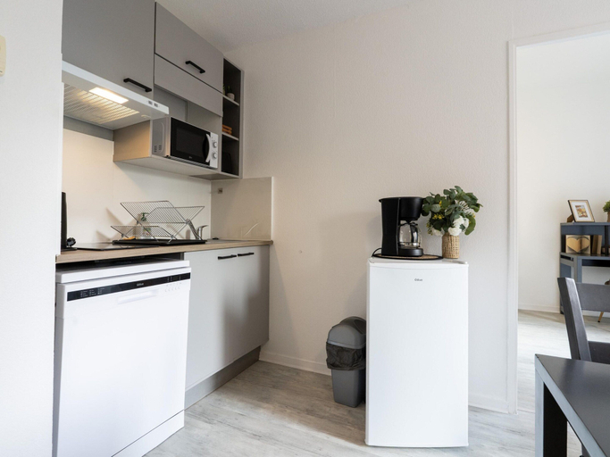 Private kitchen 2, Scenic Riviera Home Near sea, Alpes-Maritimes