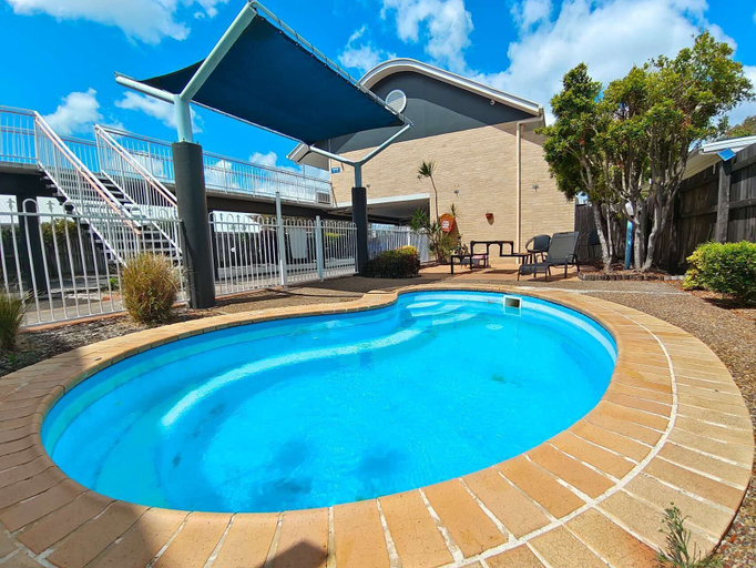 Sport & Beauty 4, Ambassador Motor Lodge, Hervey Bay - Pt A