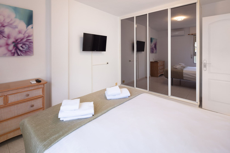 Room 3, AS MD 9B3 in Mijas Costa, Málaga