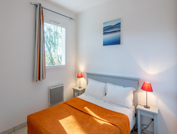 Room, Forest Stay for 4 by the Lake, Landes
