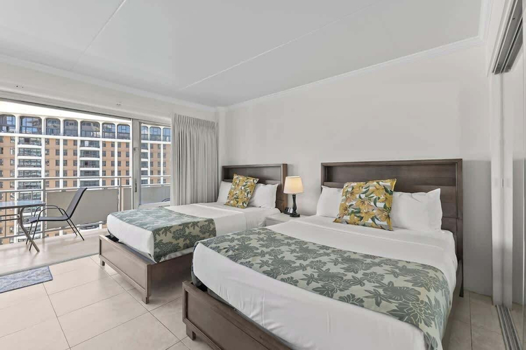 Room 2, @ Marbella Lane Ocean Breeze Lagoon Front Stay, Honolulu