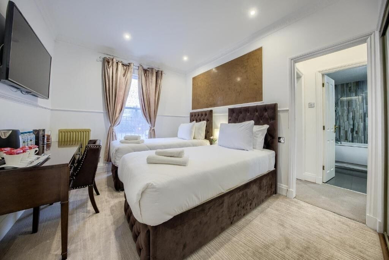 Bedroom 2, The Grosvenor Hotel, Warwickshire