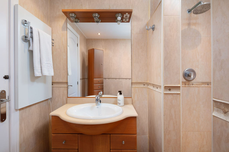 Room 4, AS MD 9B3 in Mijas Costa, Málaga