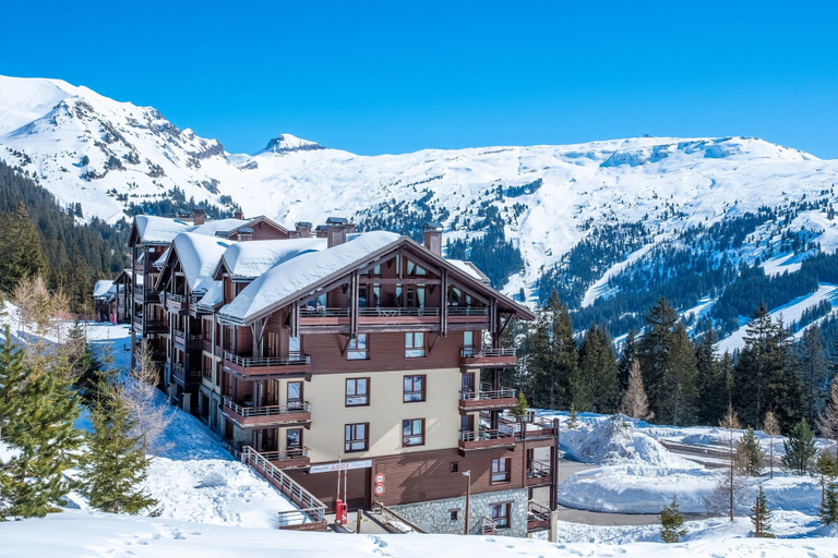 Exterior 3, Scenic 4-person Mountain View Retreat, Haute-Savoie