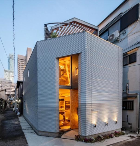 Exterior & Views