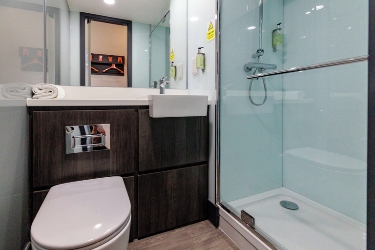 Bathroom 4, easyHotel Milton Keynes, Milton Keynes