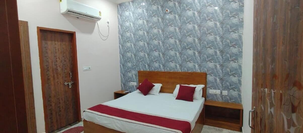 Room 3, Hotel Baldev Palace, Mathura