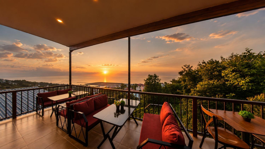 Others 2, Bungaport Luxury Bungalows&Suits, Pazar